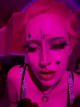 whimsicallylusty online show from May 2026 10:07:01 PM