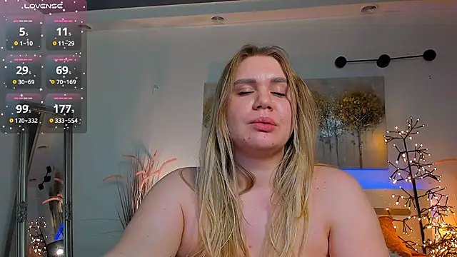 Snapshot of Sky_BlondeX chatting on January 2025 12:56:01 PM Sky BlondeX online show from January 2025 12:56:01 PM