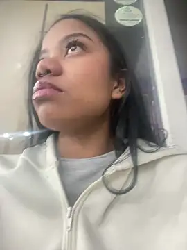 Snapshot of Ariana_roxe_ chatting on June 2026 03:20:02 AM Ariana roxe online show from June 2026 03:20:02 AM