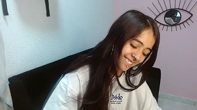 sofiacumgil online show from June 2026 01:20:02 PM