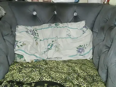 Silky aura online show from July 2026 12:33:01 PM