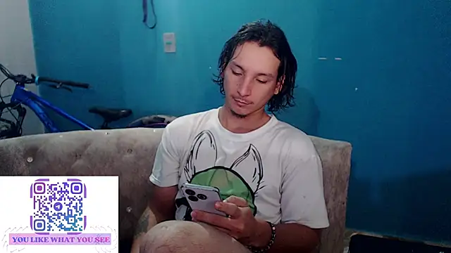 Snapshot of MrKingsaintx chatting on June 2026 11:04:02 AM MrKingsaintx online show from June 2026 11:04:02 AM