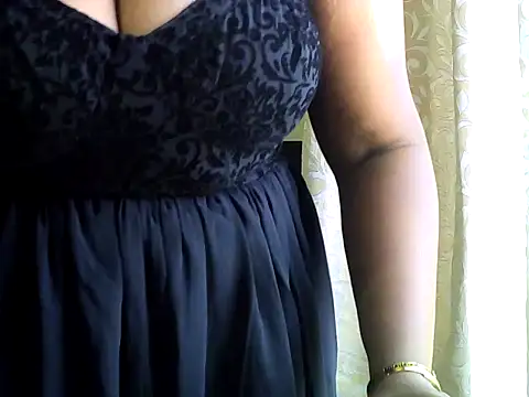 Snapshot of kiaraa_strip chatting on June 2026 04:53:02 AM kiaraa strip online show from June 2026 04:53:02 AM