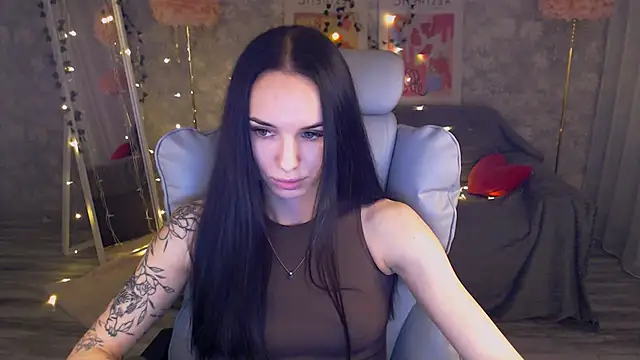 Snapshot of NicoleMerz chatting on June 2026 06:13:02 PM NicoleMerz online show from June 2026 06:13:02 PM