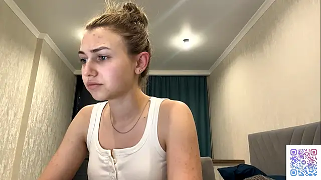 Snapshot of CameTruce chatting on July 2026 06:25:01 PM CameTruce online show from July 2026 06:25:01 PM