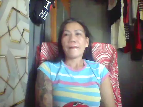 Snapshot of pinayheartaker chatting on June 2026 12:32:02 AM pinayheartaker online show from June 2026 12:32:02 AM