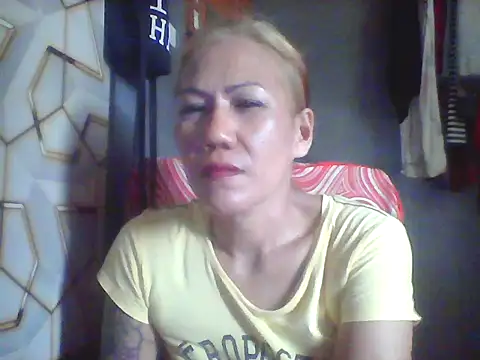 Snapshot of pinayheartaker chatting on June 2026 02:13:02 AM pinayheartaker online show from June 2026 02:13:02 AM
