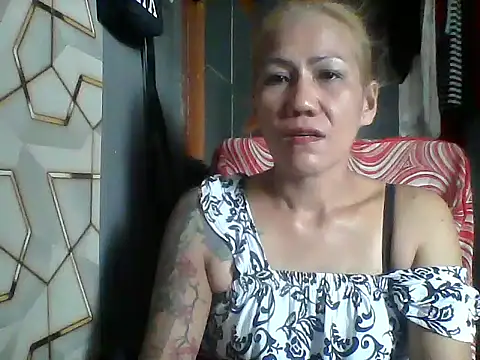 Snapshot of pinayheartaker chatting on June 2026 05:12:01 AM pinayheartaker online show from June 2026 05:12:01 AM