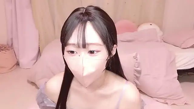 Snapshot of YURInya_ chatting on June 2026 12:40:01 PM YURInya online show from June 2026 12:40:01 PM