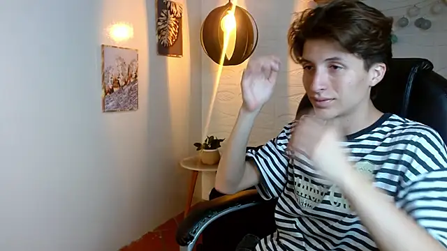 Marcoviolet online show from June 2026 07:45:01 PM