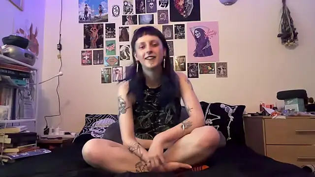 batzy666 online show from May 2026 12:25:02 PM