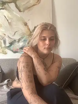 Ella Bloom online show from June 2026 09:01:01 AM