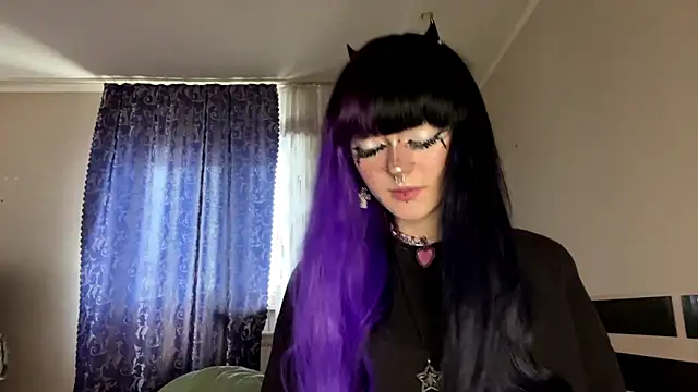 HolyCute online show from June 2026 03:11:02 PM