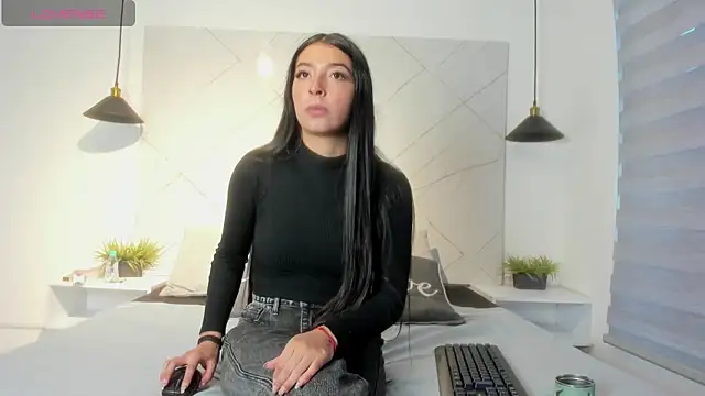 SARAH COLLENS  online show from June 2026 11:24:02 AM