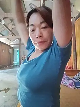 Snapshot of -Trinina- chatting on May 2026 10:45:01 AM -Trinina- online show from May 2026 10:45:01 AM
