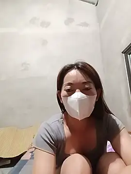 Snapshot of -Trinina- chatting on June 2026 06:32:01 PM -Trinina- online show from June 2026 06:32:01 PM