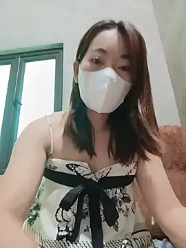 Snapshot of -Trinina- chatting on June 2026 04:57:01 AM -Trinina- online show from June 2026 04:57:01 AM