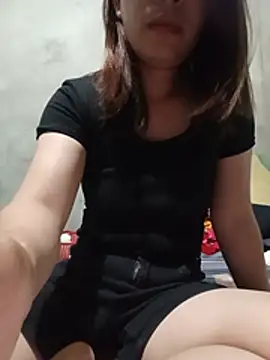 Snapshot of -Trinina- chatting on July 2026 10:42:02 PM -Trinina- online show from July 2026 10:42:02 PM