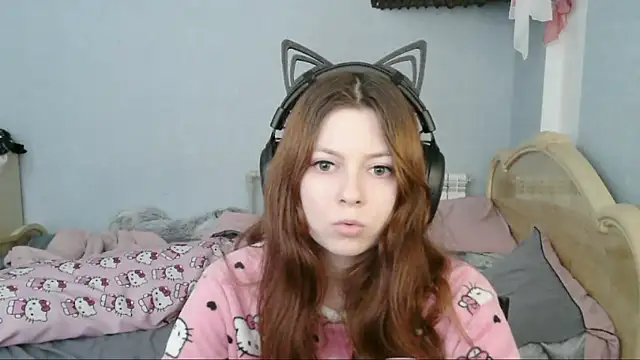 Snapshot of AlessiaViolet chatting on June 2026 12:22:01 PM AlessiaViolet online show from June 2026 12:22:01 PM