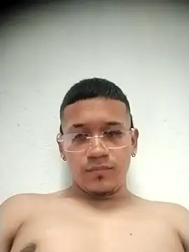 -Moreno  Hot online show from May 2026 06:09:01 PM