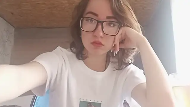 OliviaMoment online show from June 2026 08:06:02 AM