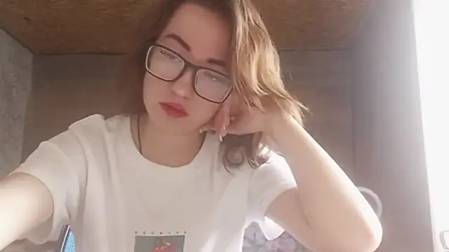 OliviaMoment online show from June 2026 09:03:02 AM