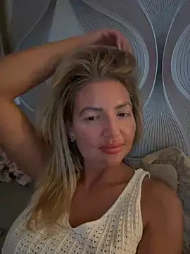 szexicicamica online show from June 2026 06:28:02 PM