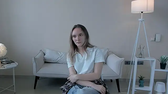 JenevaLitalien online show from May 2026 10:23:01 AM