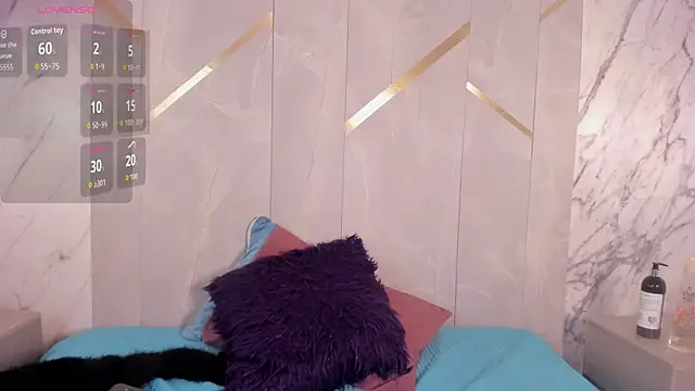 Snapshot of ChloeBelle_ chatting on June 2026 12:35:01 PM ChloeBelle online show from June 2026 12:35:01 PM