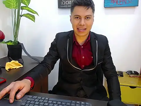 AquilesTaylor online show from July 2026 12:41:01 PM