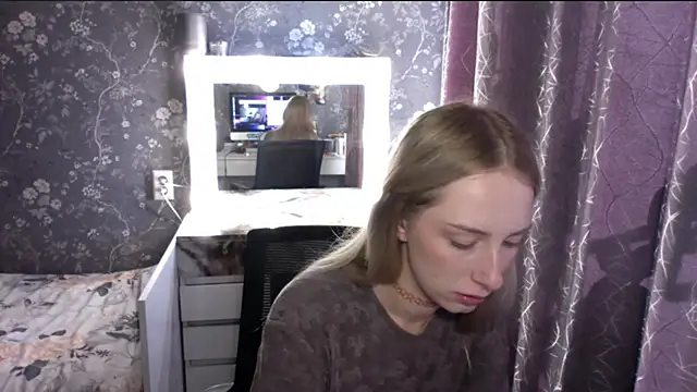 JennaLomeri online show from June 2026 12:43:01 PM