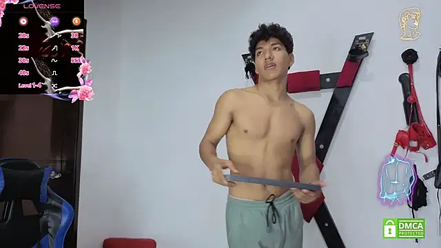 Snapshot of Maximiliano_Young chatting on June 2026 01:04:02 PM Maximiliano Young online show from June 2026 01:04:02 PM