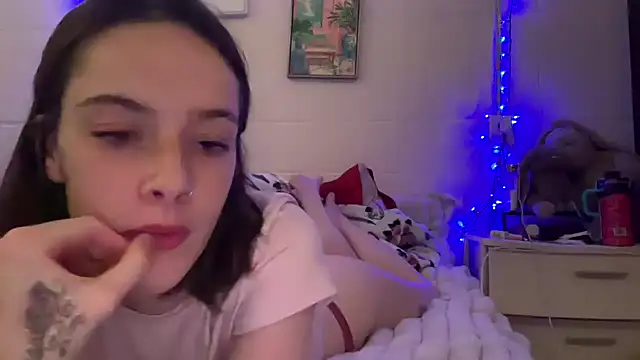 Faithluvv05 online show from June 2026 11:50:02 PM