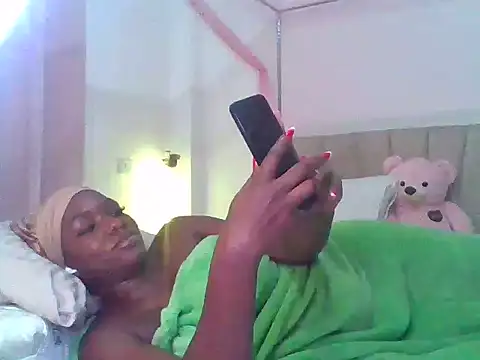 Snapshot of Xannaxx_ chatting on June 2026 04:01:01 AM Xannaxx online show from June 2026 04:01:01 AM