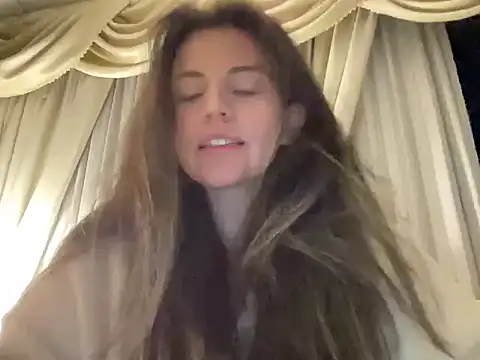 Snapshot of Peaches0777 chatting on June 2026 12:35:01 AM Peaches0777 online show from June 2026 12:35:01 AM