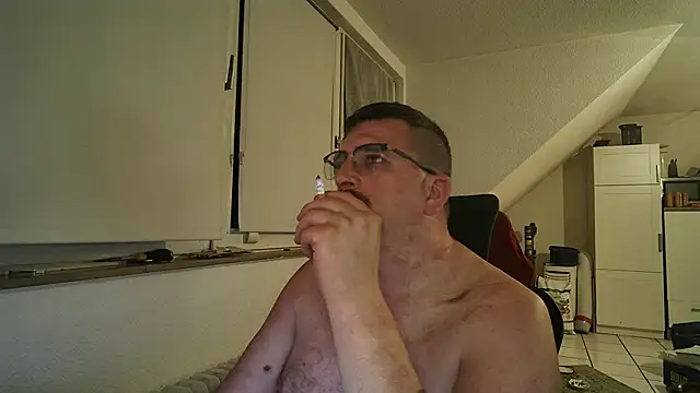 Redtaiger online show from May 2026 10:29:01 PM