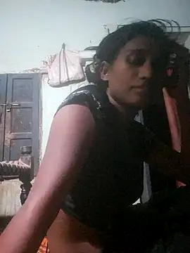 Snapshot of desiwife123coupl chatting on June 2026 05:05:01 PM desiwife123coupl online show from June 2026 05:05:01 PM