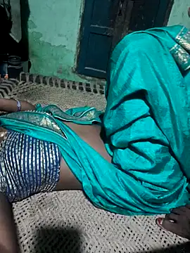 Snapshot of desiwife123coupl chatting on July 2026 04:42:02 PM desiwife123coupl online show from July 2026 04:42:02 PM
