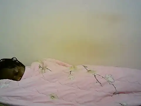 Snapshot of BerryJulie chatting on June 2026 11:47:01 PM BerryJulie online show from June 2026 11:47:01 PM