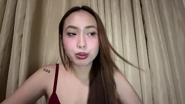 Snapshot of LeotaTick chatting on June 2026 06:07:02 AM LeotaTick online show from June 2026 06:07:02 AM