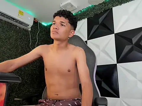davexxx  online show from July 2026 11:44:01 PM
