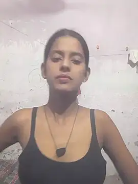 Snapshot of Saloni-Tyagi chatting on June 2026 10:20:01 AM Saloni-Tyagi online show from June 2026 10:20:01 AM