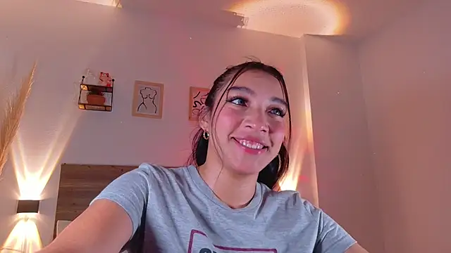 Snapshot of _Emmakiss_ chatting on July 2026 12:25:02 PM Emmakiss online show from July 2026 12:25:02 PM