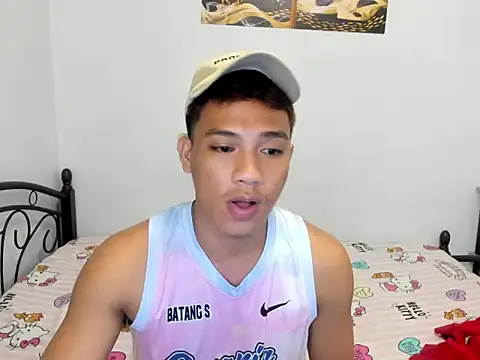 urfucker vinz online show from June 2026 03:23:01 PM