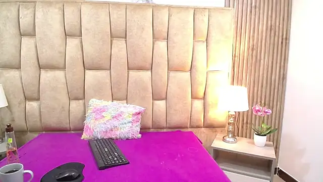 ClovyZenvy online show from July 2026 11:01:02 AM