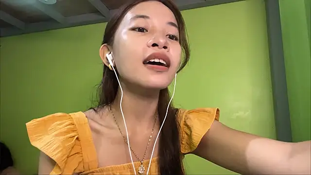Snapshot of CharisseQuall chatting on June 2026 02:45:02 AM CharisseQuall online show from June 2026 02:45:02 AM