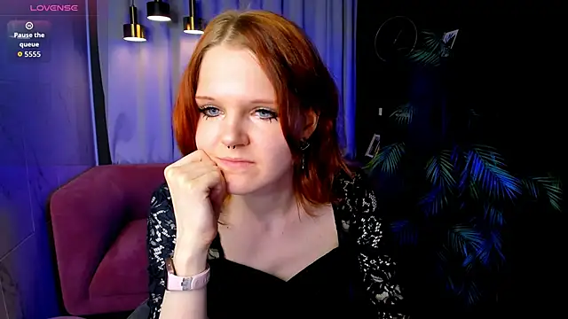 Snapshot of Goddess__Alice chatting on June 2026 06:27:02 AM Goddess Alice online show from June 2026 06:27:02 AM