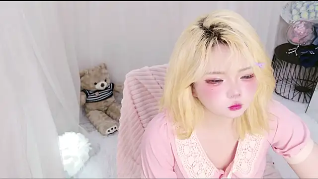 Snapshot of YaMi-11 chatting on July 2026 09:48:02 AM YaMi-11 online show from July 2026 09:48:02 AM
