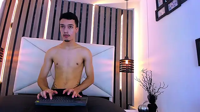 Snapshot of Angel_Klaus chatting on August 2026 03:31:02 AM Angel Klaus online show from August 2026 03:31:02 AM