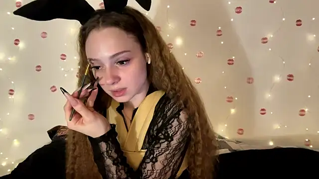 itskylieee online show from July 2026 12:44:02 PM